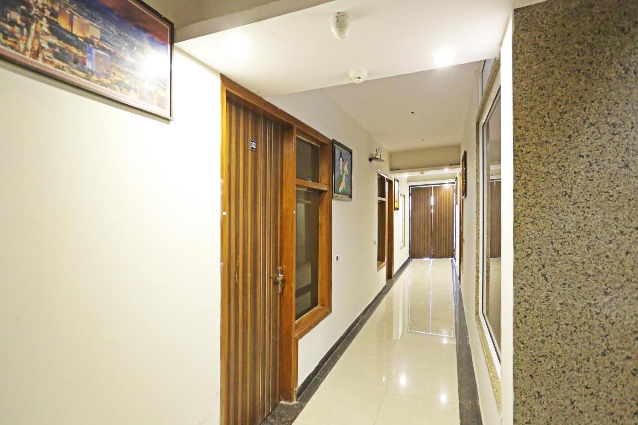 Hotel La Casa Delhi Airport Нью-Дели Экстерьер фото