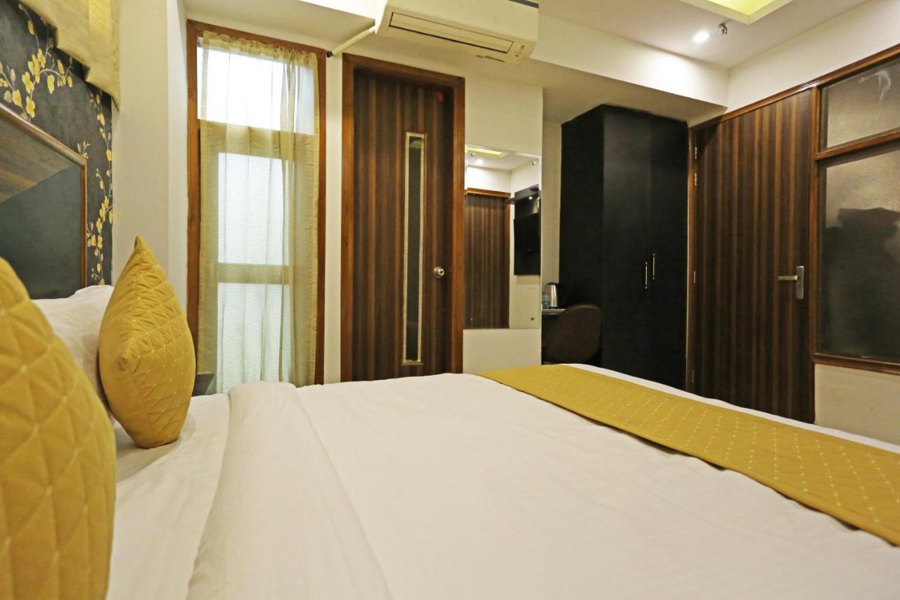 Hotel La Casa Delhi Airport Нью-Дели Экстерьер фото
