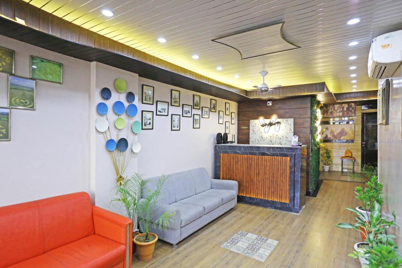 Hotel La Casa Delhi Airport Нью-Дели Экстерьер фото