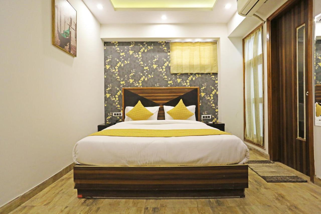 Hotel La Casa Delhi Airport Нью-Дели Экстерьер фото