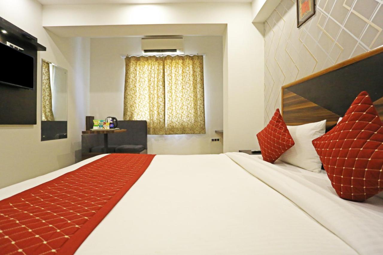Hotel La Casa Delhi Airport Нью-Дели Экстерьер фото