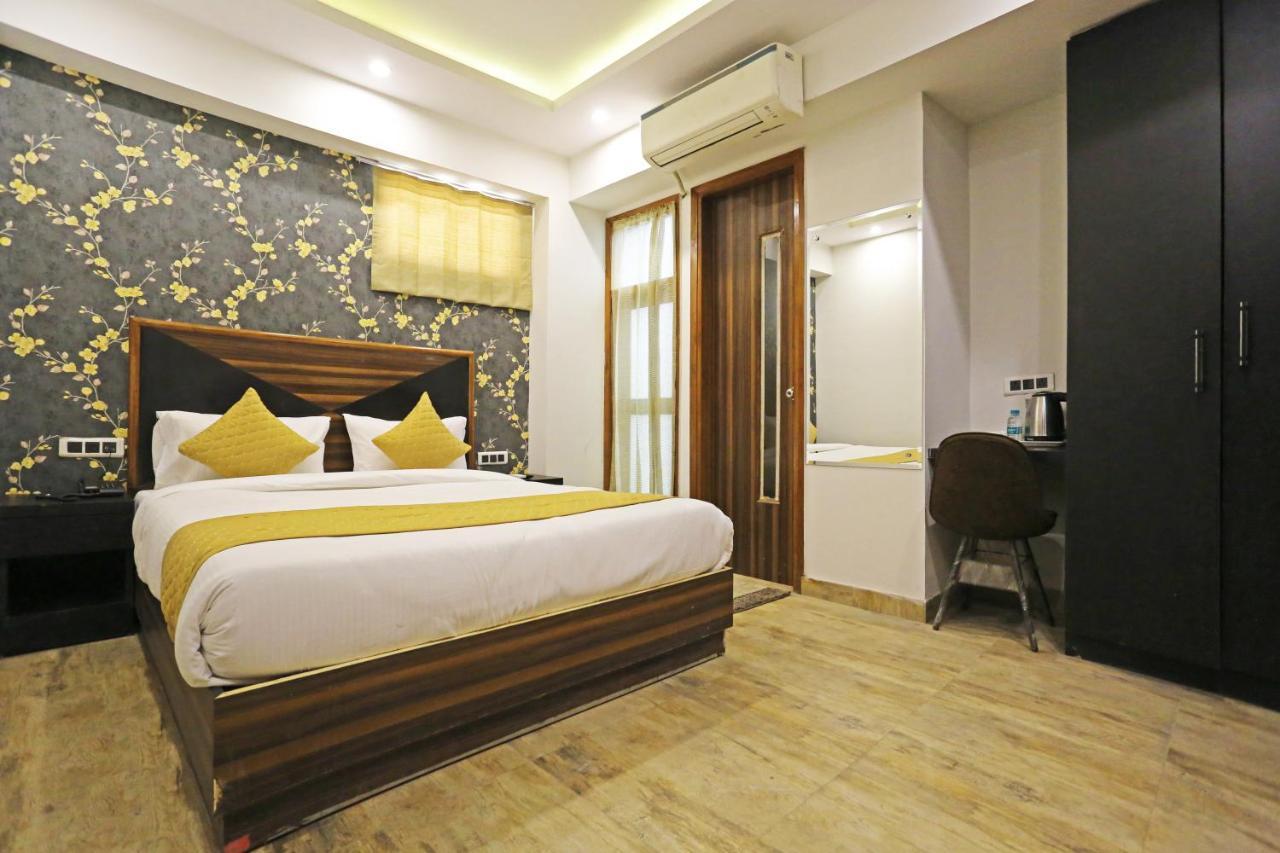 Hotel La Casa Delhi Airport Нью-Дели Экстерьер фото