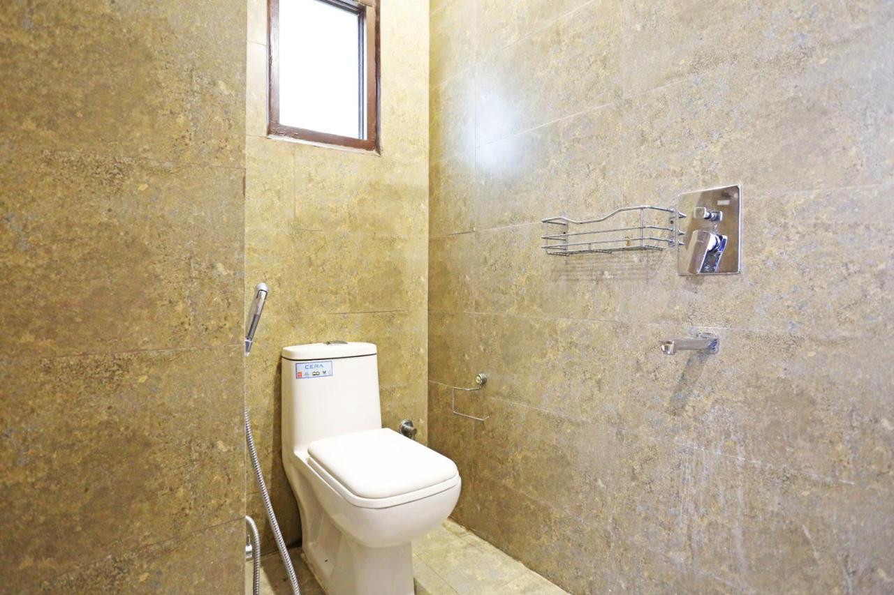 Hotel La Casa Delhi Airport Нью-Дели Экстерьер фото