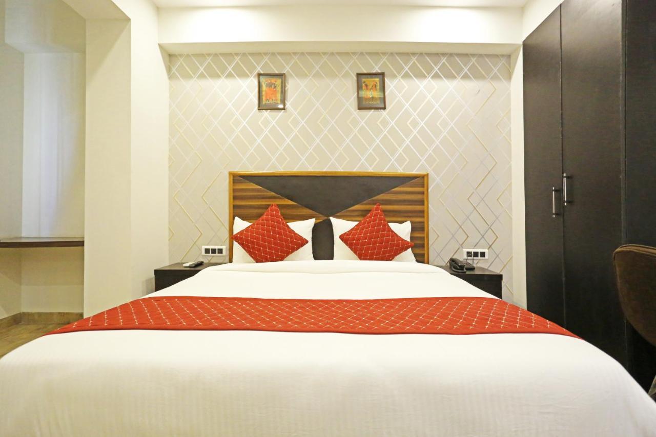 Hotel La Casa Delhi Airport Нью-Дели Экстерьер фото