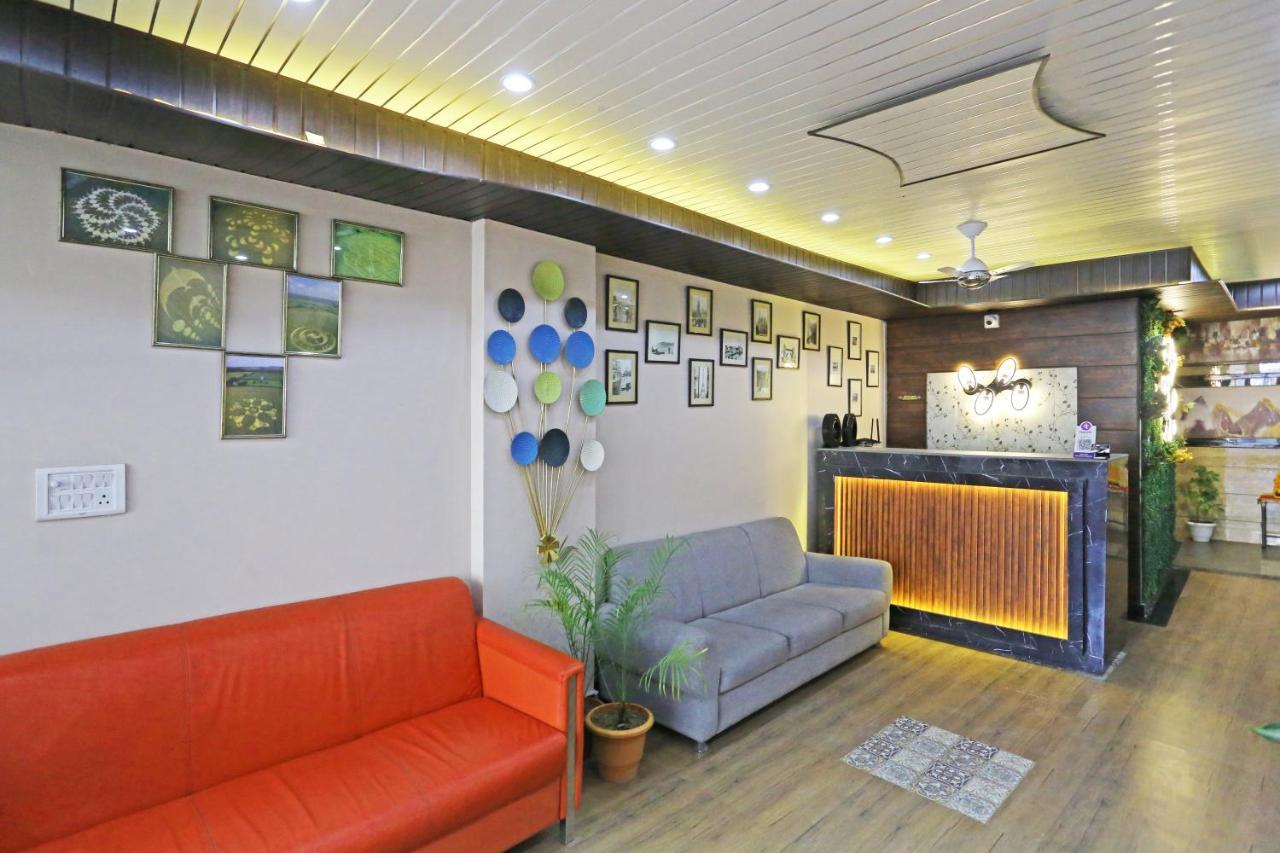 Hotel La Casa Delhi Airport Нью-Дели Экстерьер фото