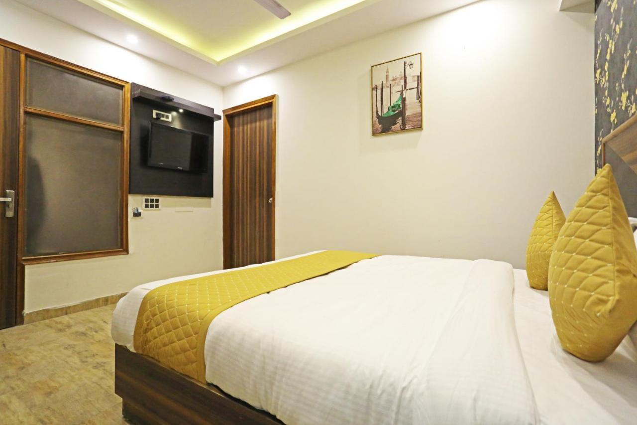 Hotel La Casa Delhi Airport Нью-Дели Экстерьер фото
