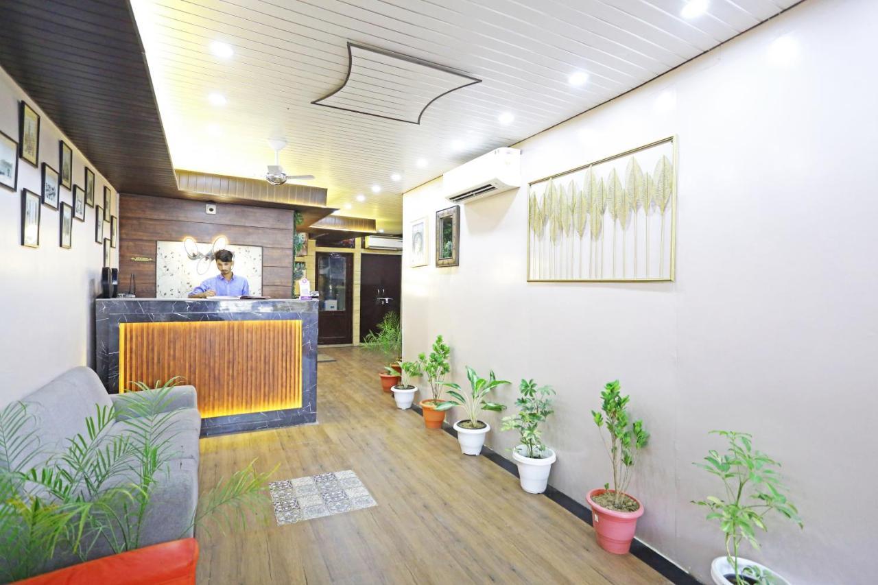 Hotel La Casa Delhi Airport Нью-Дели Экстерьер фото