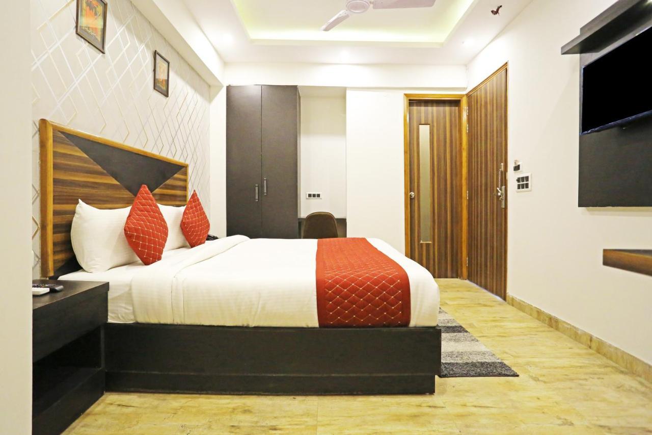 Hotel La Casa Delhi Airport Нью-Дели Экстерьер фото